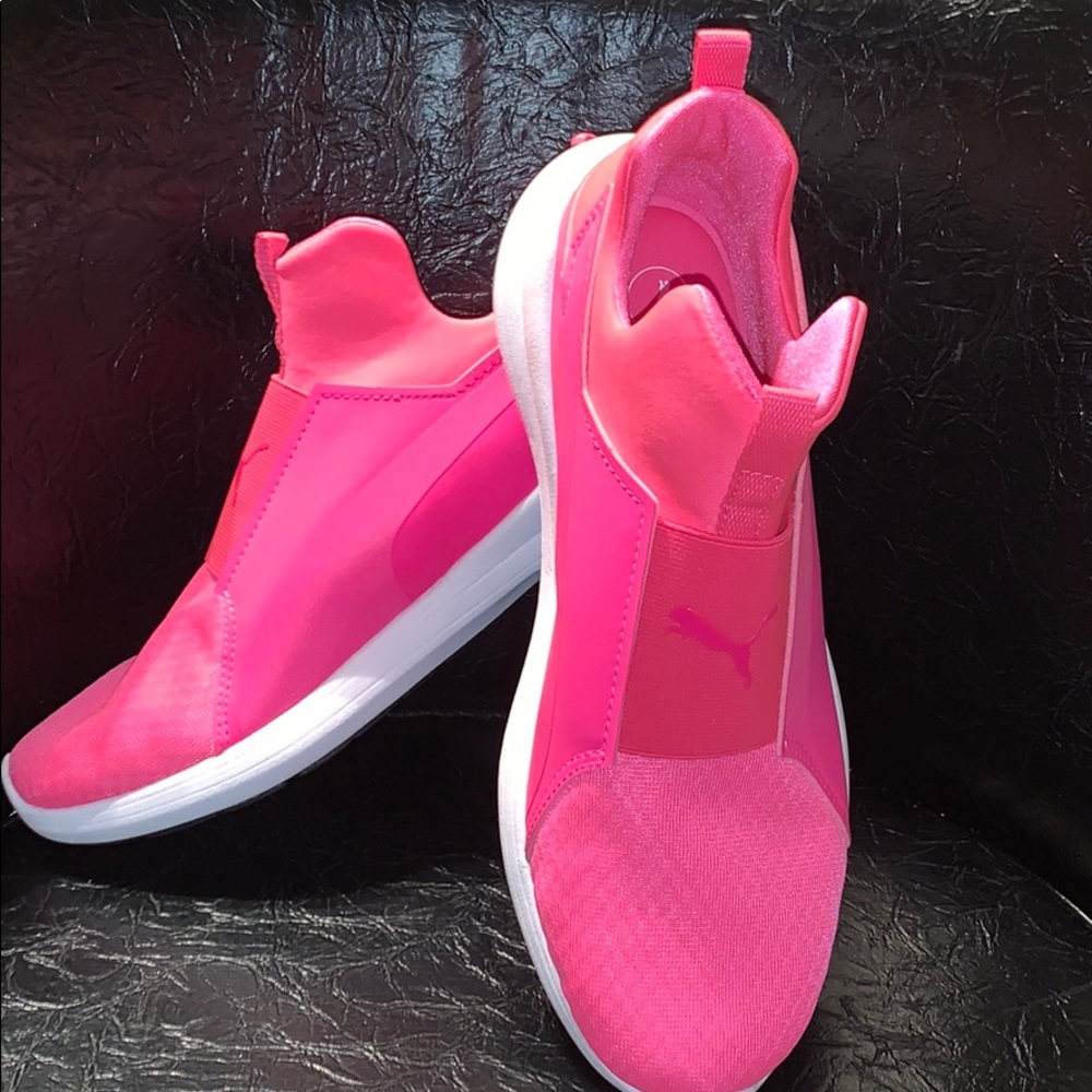 PUMA PINK SNEAKERS